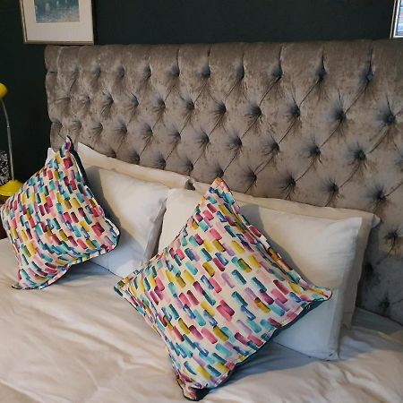 Happy Colourful Cottage Johannesburg Bagian luar foto