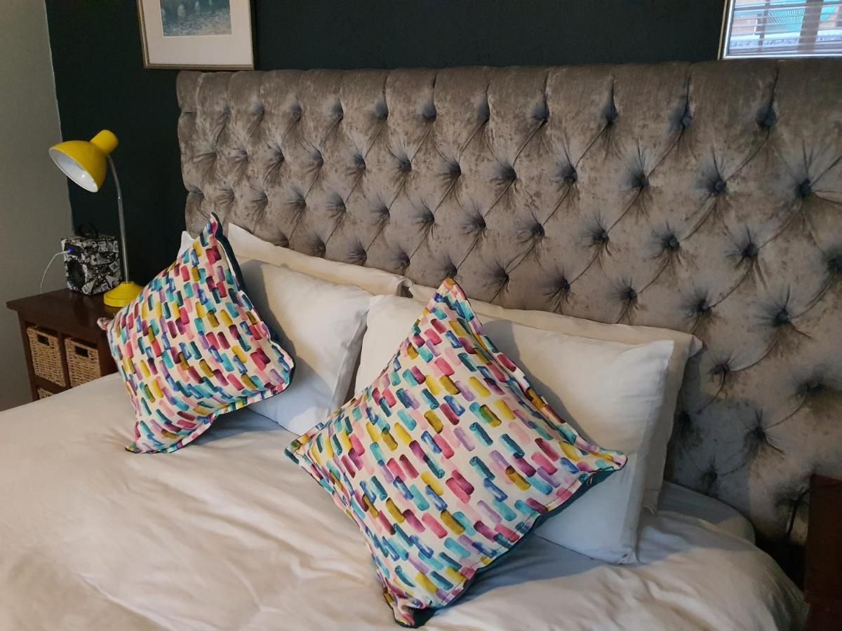 Happy Colourful Cottage Johannesburg Bagian luar foto